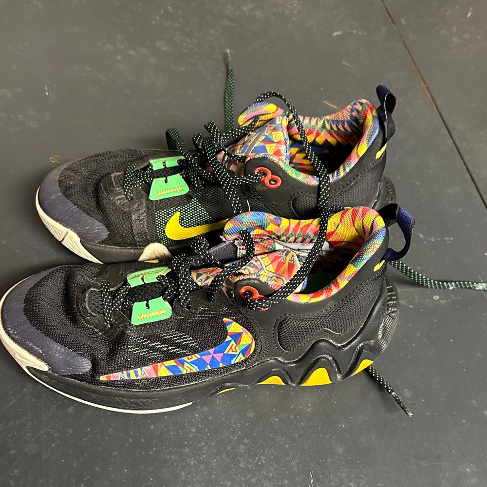 Youth Nike Giannis Immorality2 kaleidoscope shoe